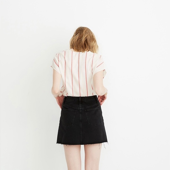 Madewell|Rigid Denim A-Line Washed Black Mini Denim Skirt w Frayed Hem, Buttons• - Picture 4 of 16